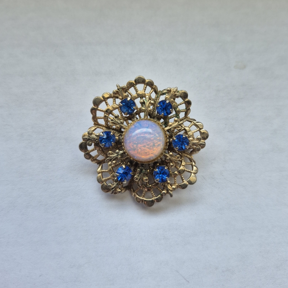Vintage Faux Opal Blue Rhinestone Filigree Gold Tone Brooch - Picture 5 of 5